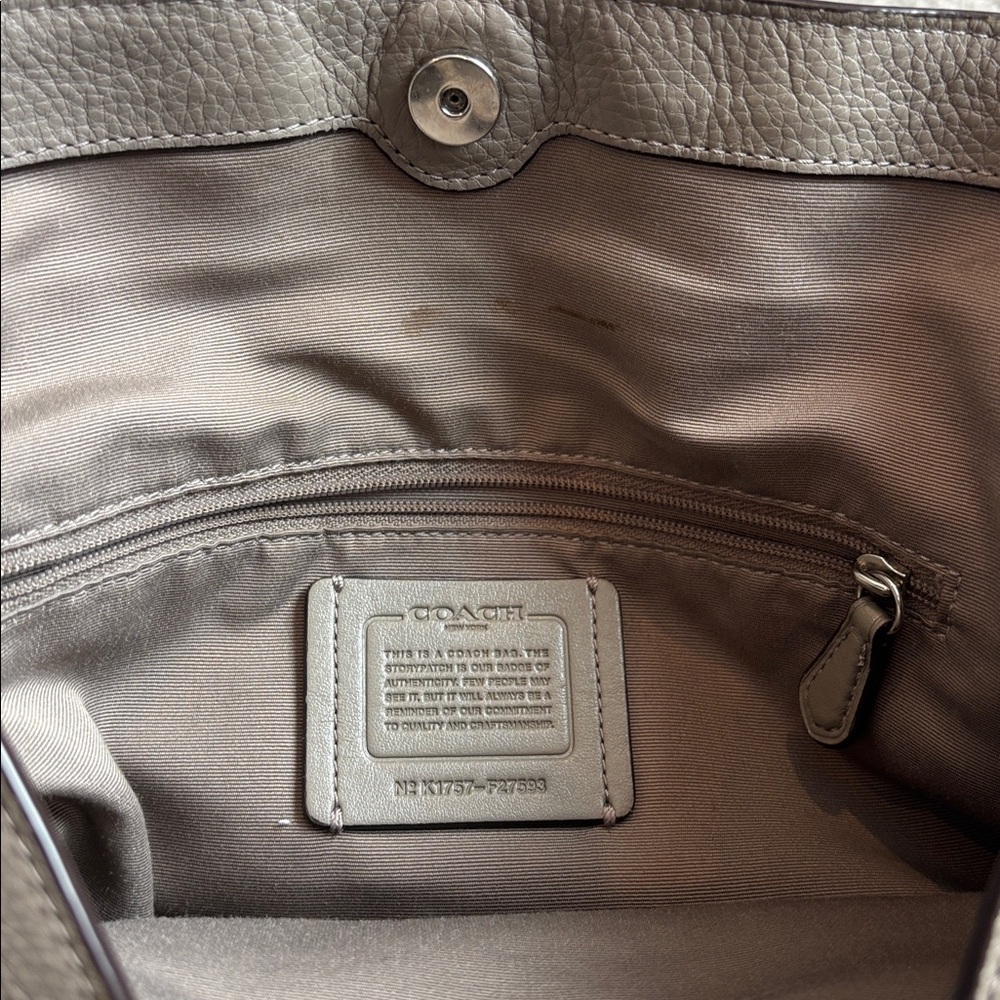 COACH Lexy Fog (Gray) Pebble Leather 3 Compartment Shoulder Bag #F27593 - Picture 7 of 16